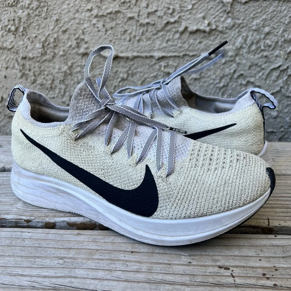 Nike Shoes Women Size 7.5 Zoom Fly Flyknit White/Black AR4562-101